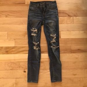 dark wash super high rise aeo ripped jeans